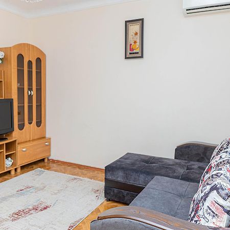 Reliablehouse Квартира В Самом Центре Города Apartment Almatî Exterior foto